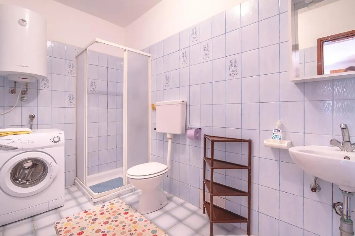 Apartments And Rooms With Wifi Njivice, Krk - 5362 Croacia