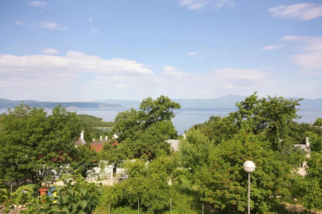 Apartments And Rooms With Wifi Njivice, Krk - 5362 3*, Njivice Croacia