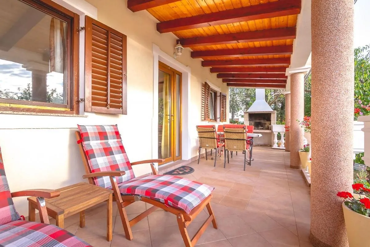 *** Pensión Apartments And Rooms With Wifi Njivice, Krk - 5362 Croacia